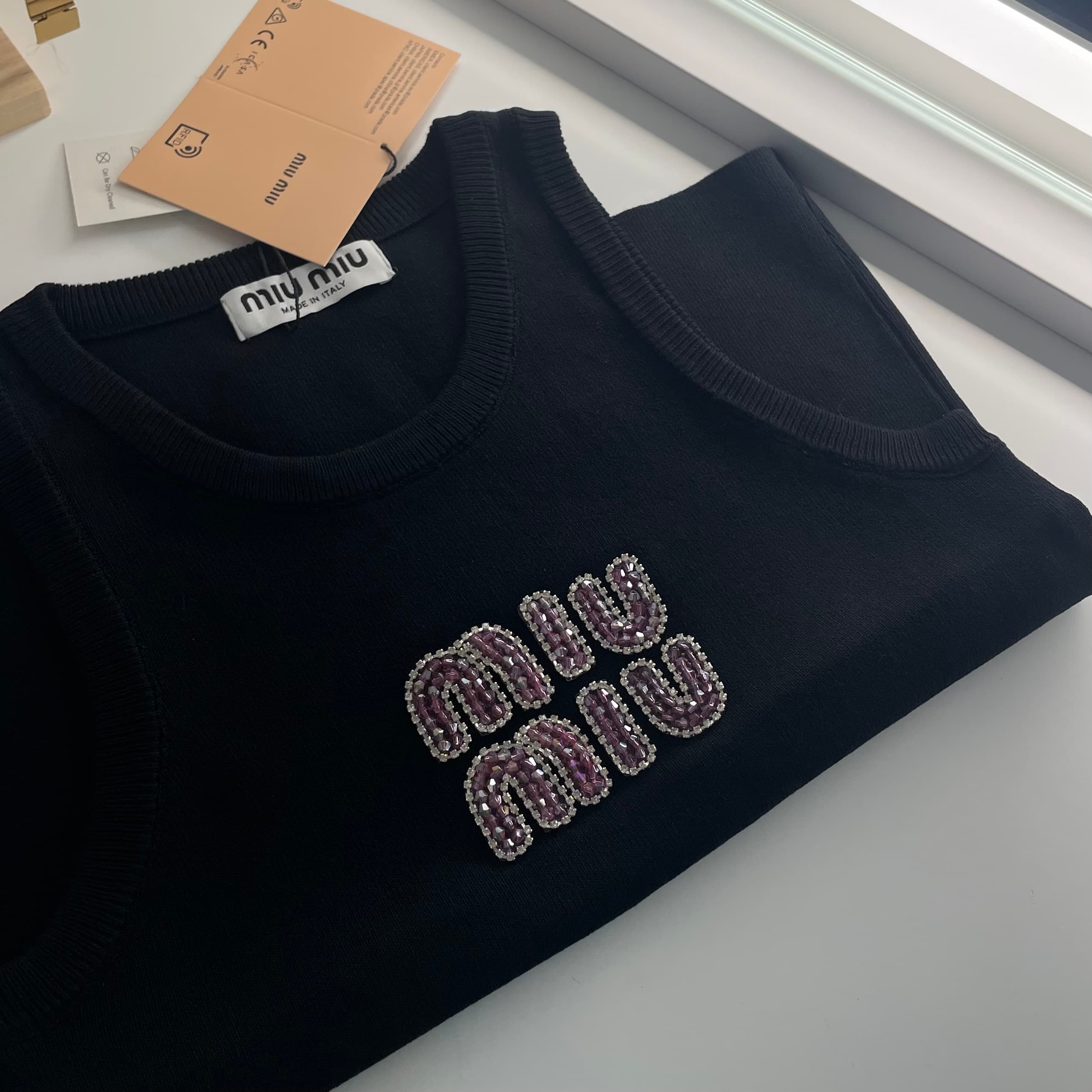 Haut Noir détail Rose