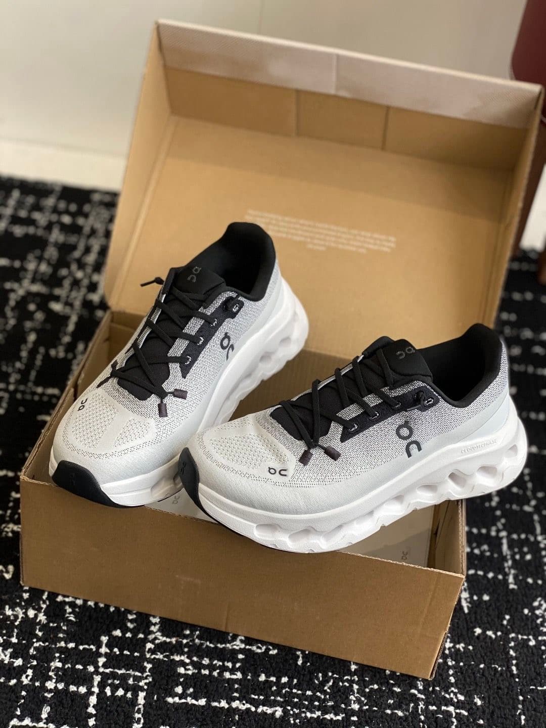 Paire Blanche Noir